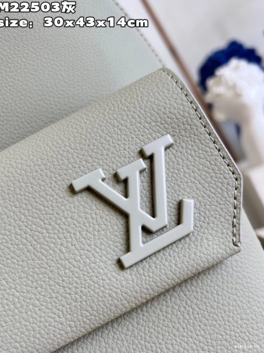WIS BACKPACK VUITTON LOUIS TAKEOFF 0819